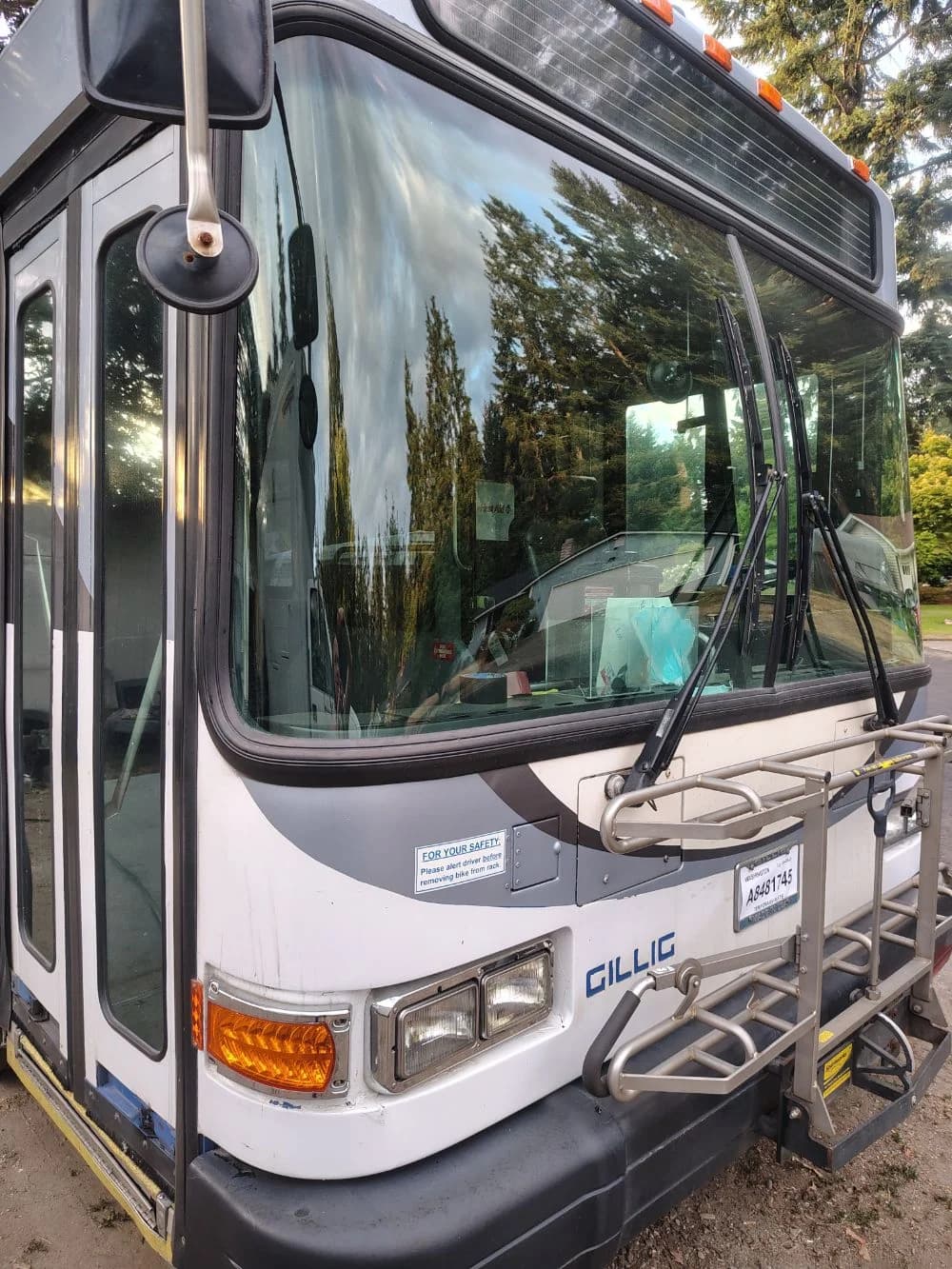 2005 Gillig Low Floor 35 foot Transit bus - Image 2