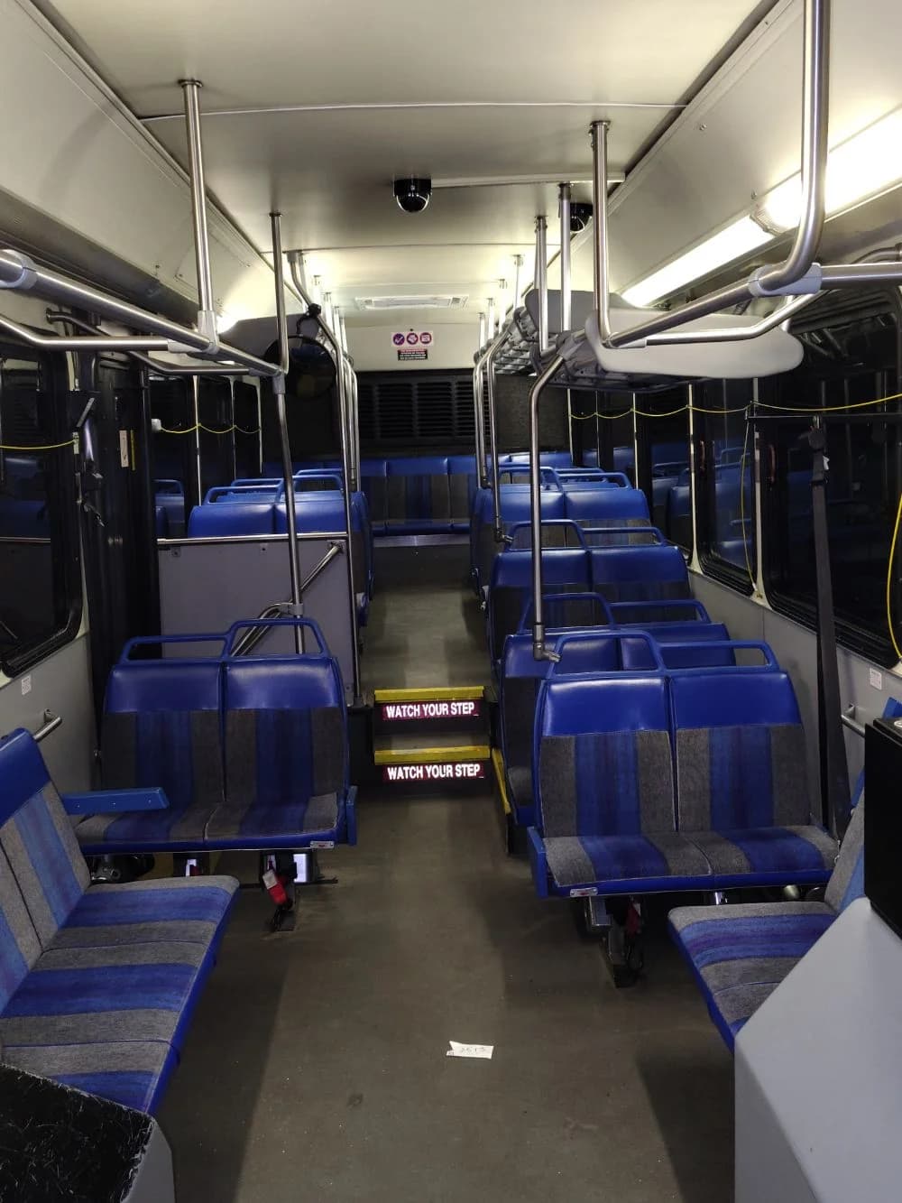 2005 Gillig Low Floor 35 foot Transit bus - Image 1