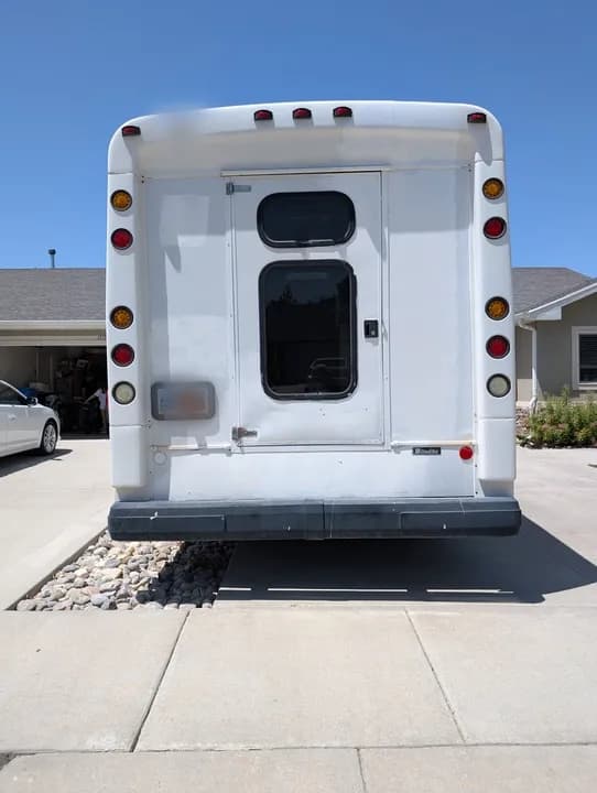 2007 Ford E450 Mini Buses/Shuttles - Image 4