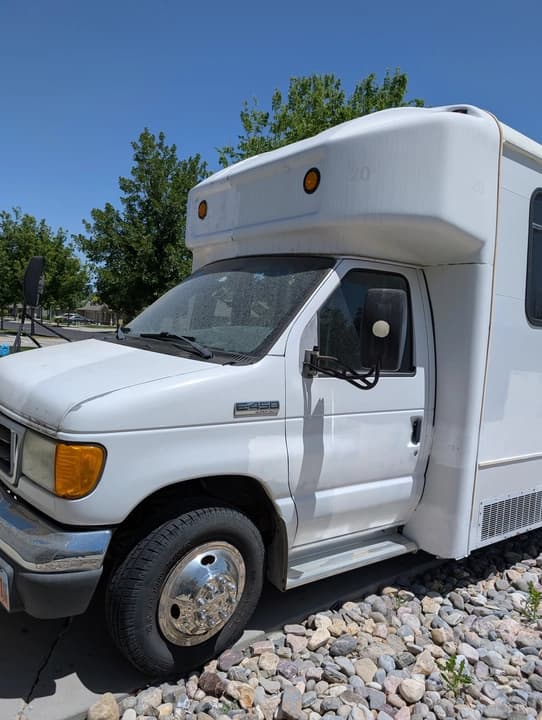 2007 Ford E450 Mini Buses/Shuttles - Image 1