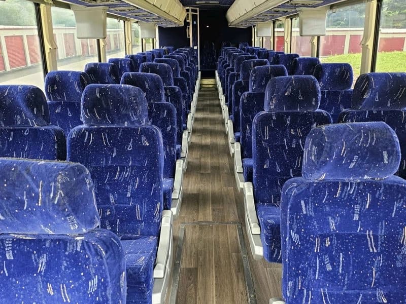 2006 MCI D4000 Motor Coaches - Image 3