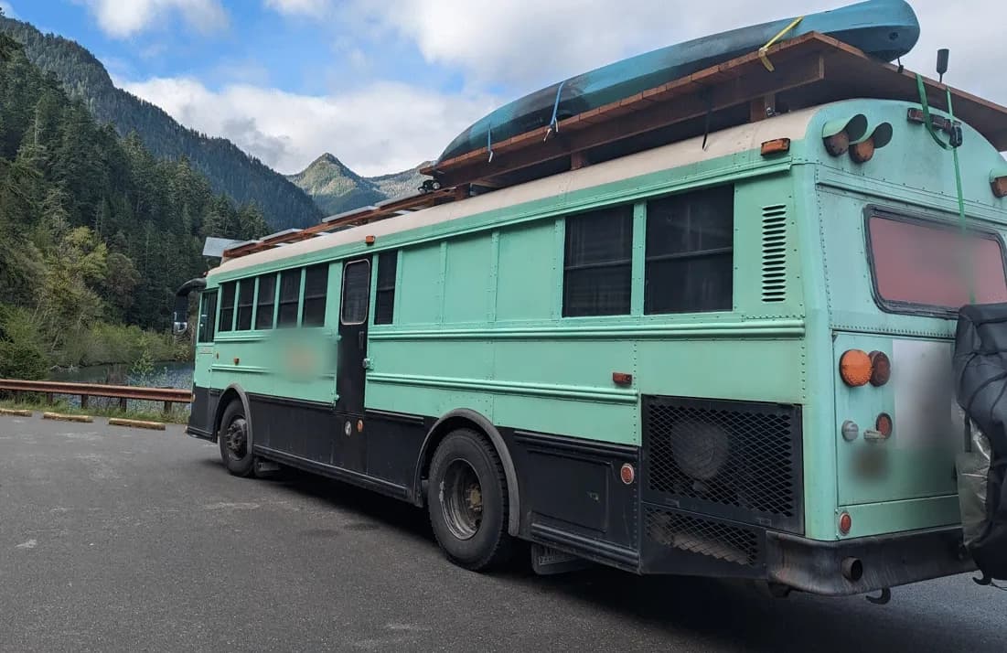 2007 Thomas Built Saf-T-Liner MDX Skoolie Conversion - Image 3
