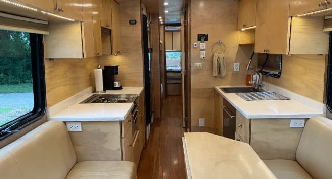 2005 Thomas Built Saf-T-Liner Skoolie Conversion - Image 3