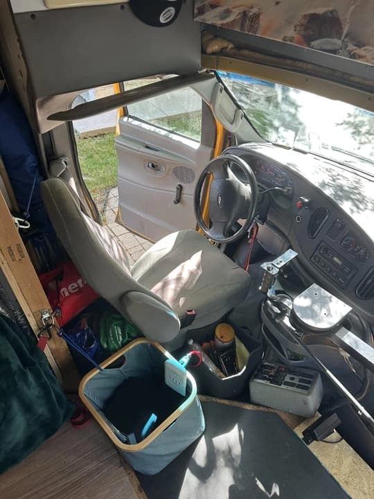 2008 Ford E-450 Super Duty Skoolie Conversion - Image 5