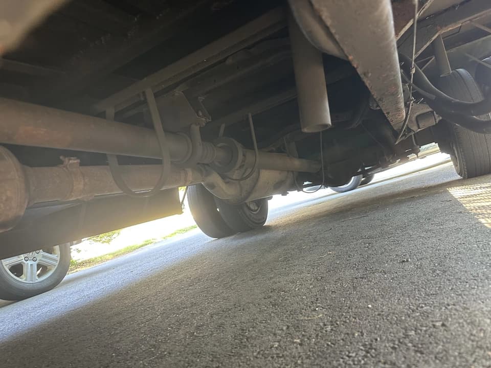 2008 Ford E-450 Super Duty Skoolie Conversion - Image 9