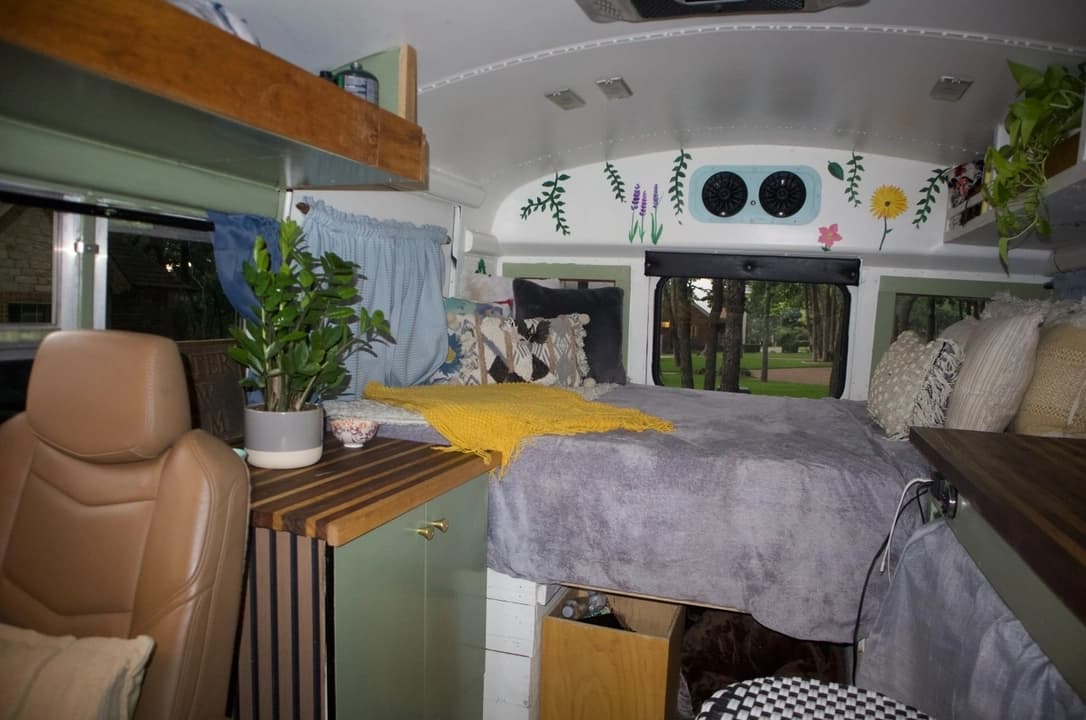 1997 Thomas Built 3800 Skoolie Conversion - Image 5