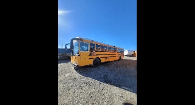 2006 Thomas Built Saf-T-Liner HDX School Bus - Image 3