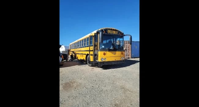 2006 Thomas Built Saf-T-Liner HDX School Bus - Image 4
