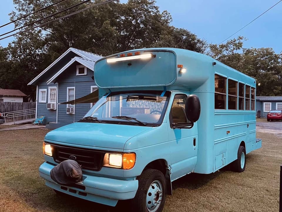 2005 Ford E450 Skoolie Conversion - Image 2