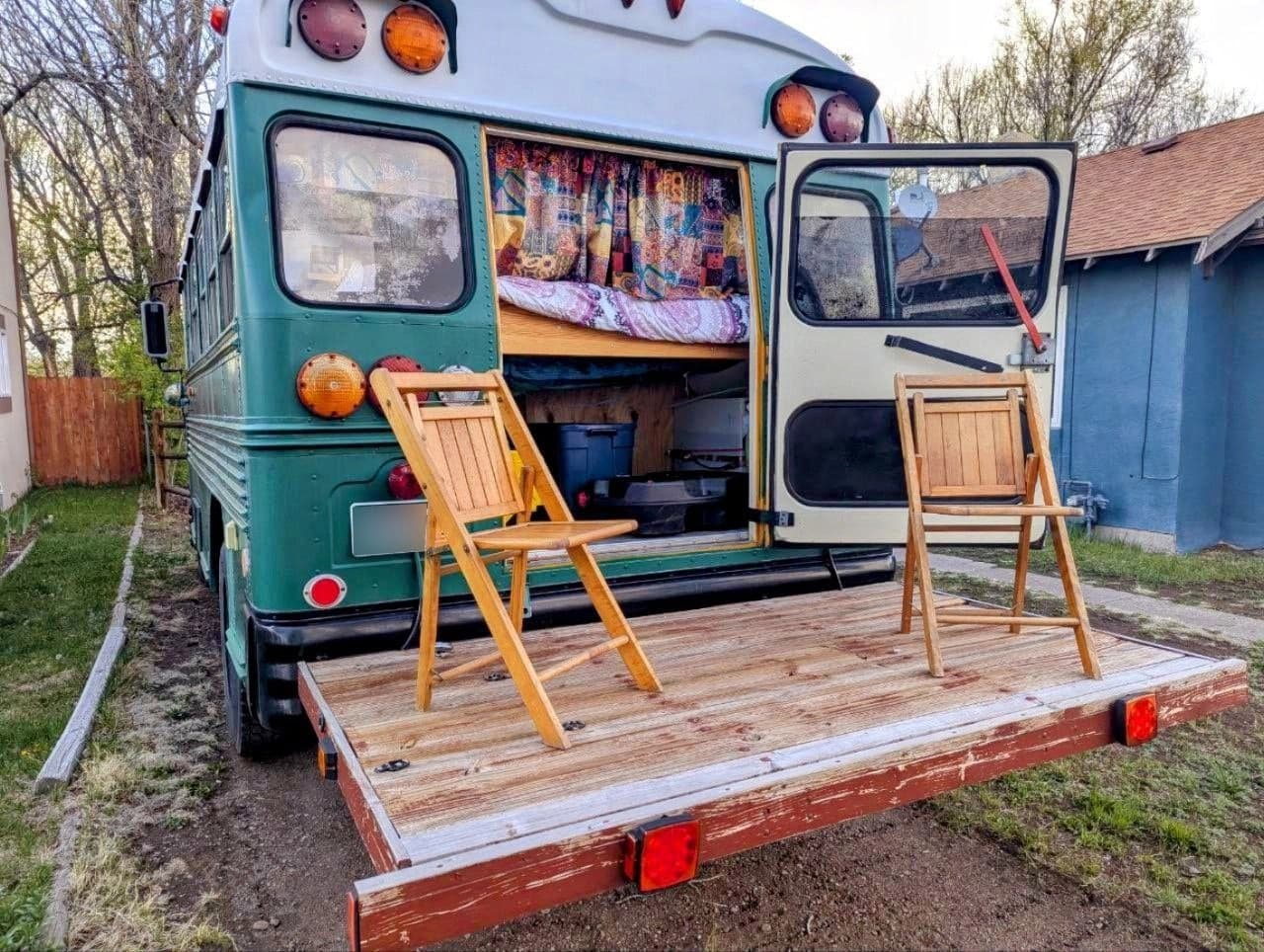 1990 International Harvester Skoolie Conversion - Image 4