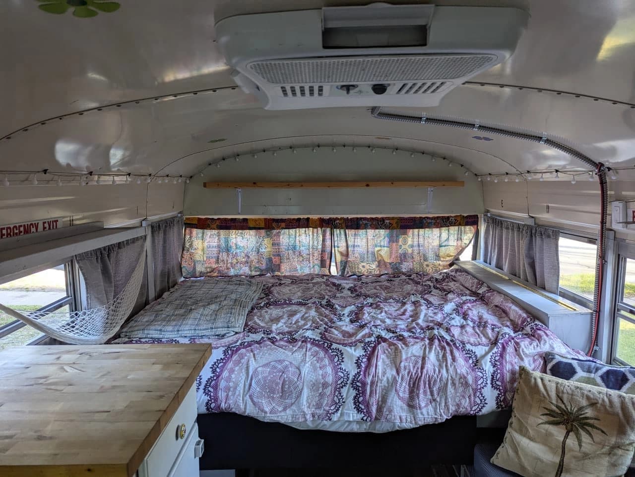1990 International Harvester Skoolie Conversion - Image 7