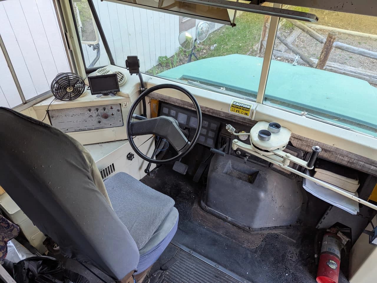 1990 International Harvester Skoolie Conversion - Image 8