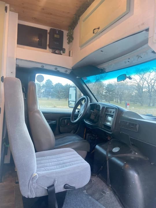 2001 GMC Savana Skoolie Conversion - Image 3