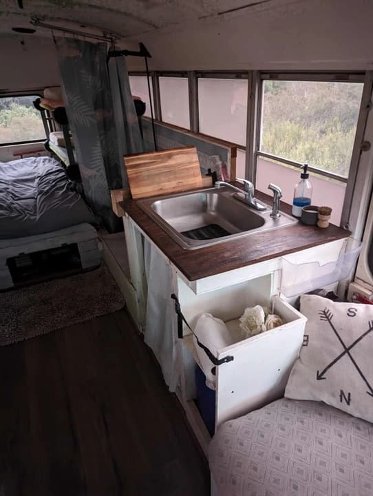 1995 Blue Bird Dog Nose Skoolie Conversion - Image 6