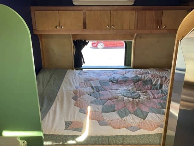 1999 Chevrolet Express 3500 Skoolie Conversion - Image 7