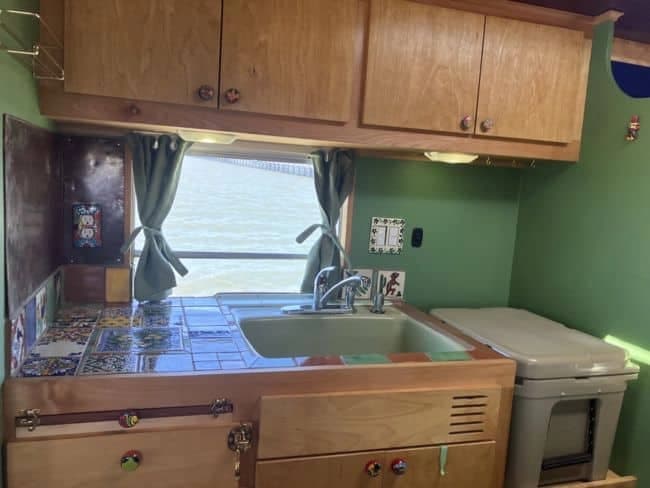 1999 Chevrolet Express 3500 Skoolie Conversion - Image 8
