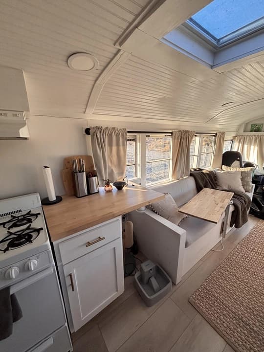 2009 Blue Bird All American Skoolie Conversion - Image 10