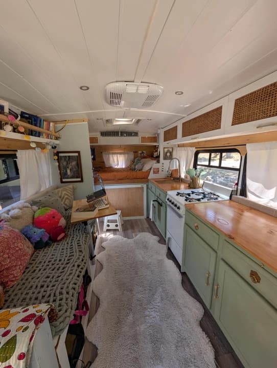 2011 Ford E350 Skoolie Conversion - Image 5