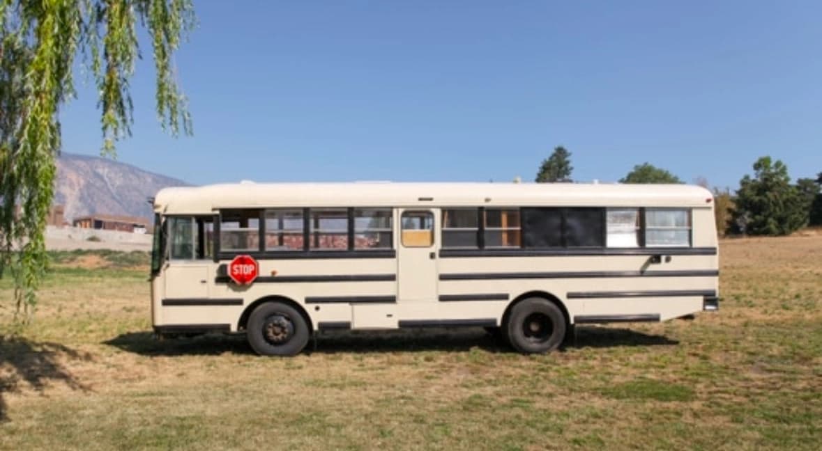 2004 Thomas Built Flat Nose Skoolie Conversion - Image 2