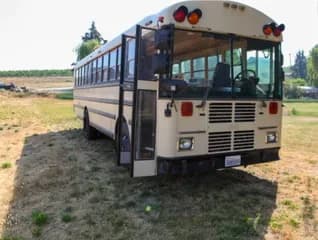 2004 Thomas Built Buses Flat Nose bus