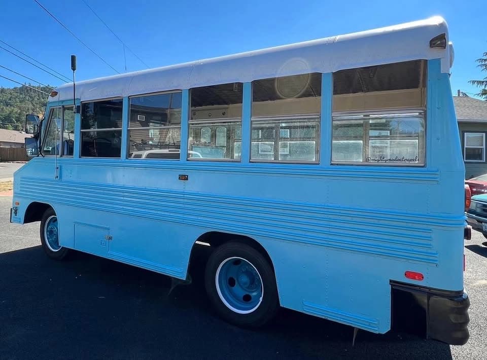 1993 GMC Blue Bird Skoolie Conversion - Image 3