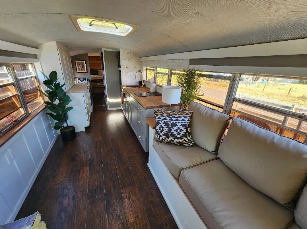 1999 International 3000 Skoolie Conversion - Image 3