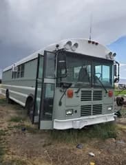 2002 Thomas Built Buses SAF-T-LINER bus