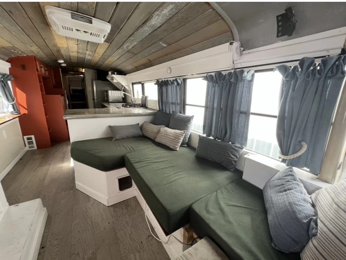 2002 Thomas Built Saf-T-Liner Skoolie Conversion - Image 2