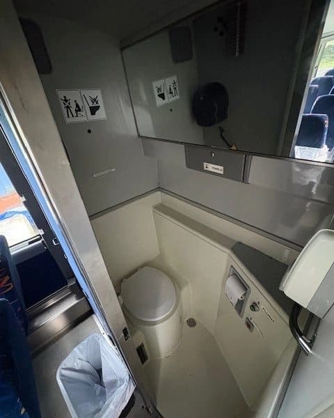 1998 Prevost H345 Motor Coaches - Image 5