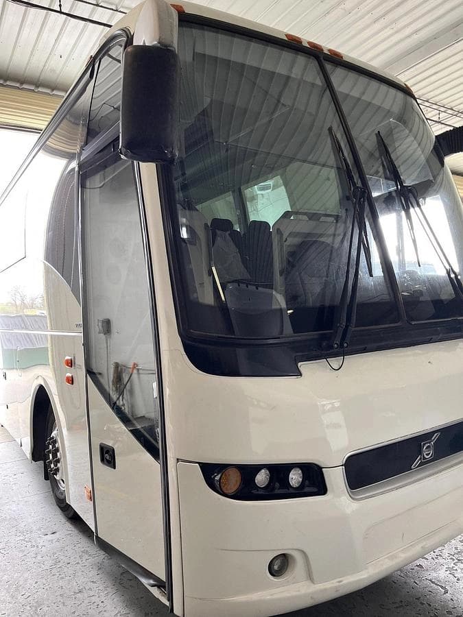 2018 Volvo 9700 ADA Coach - Image 3