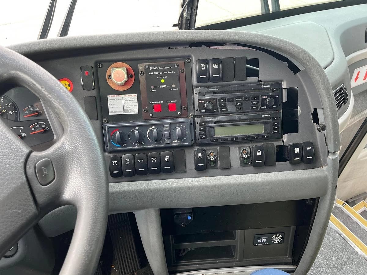 2018 Volvo 9700 Coach Bus - Image 2