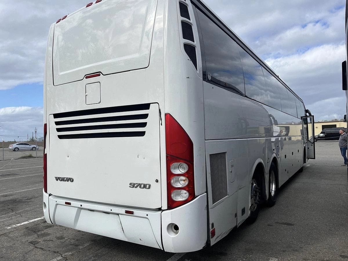 2018 Volvo 9700 Coach Bus - Image 11