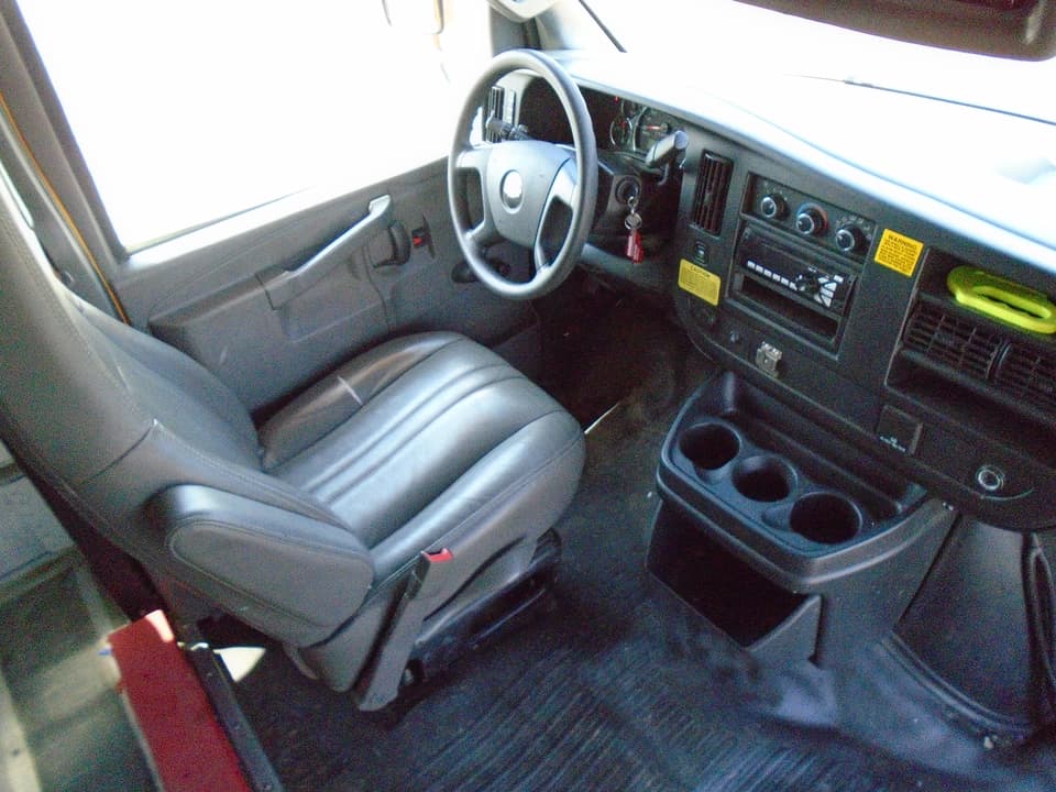 2020 Chevy Thomas Minotour School Bus - Image 12