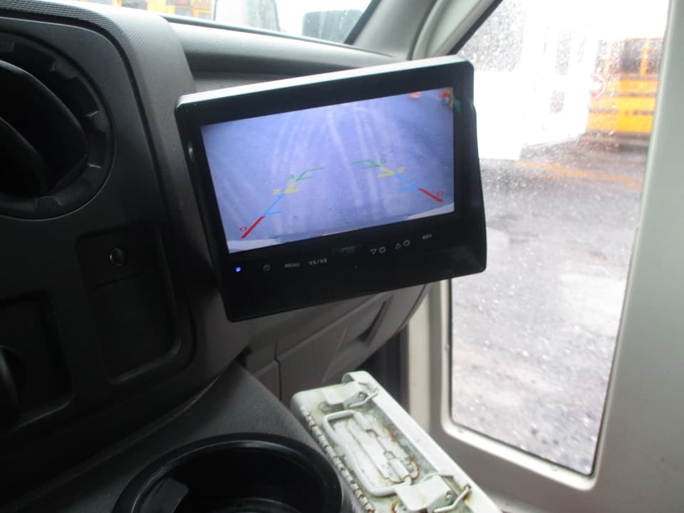 2019 Ford E450 Glaval Shuttle Bus - Image 21