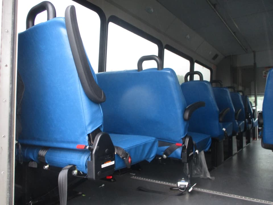 2019 Ford E450 Glaval Shuttle Bus - Image 22