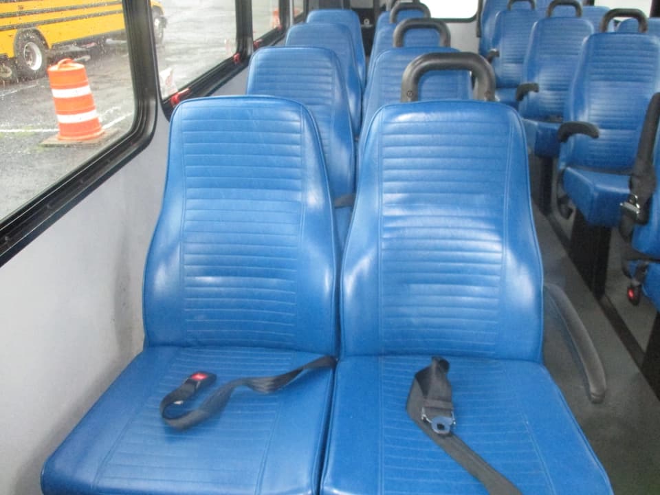 2019 Ford E450 Glaval Shuttle Bus - Image 25
