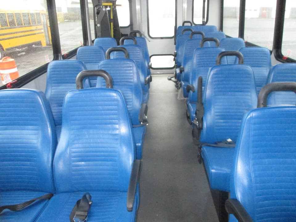 2019 Ford E450 Glaval Shuttle Bus - Image 26