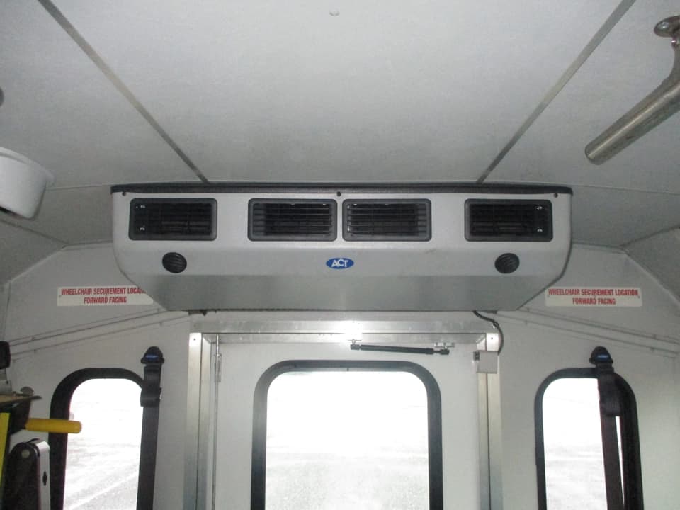 2019 Ford E450 Glaval Shuttle Bus - Image 29