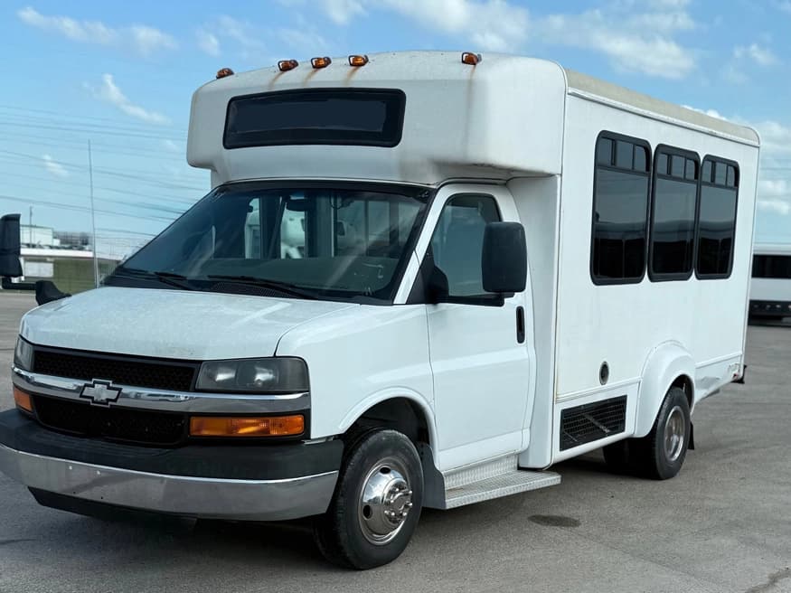 2014 Chevrolet G3500 Goshen Shuttle Bus - Image 1