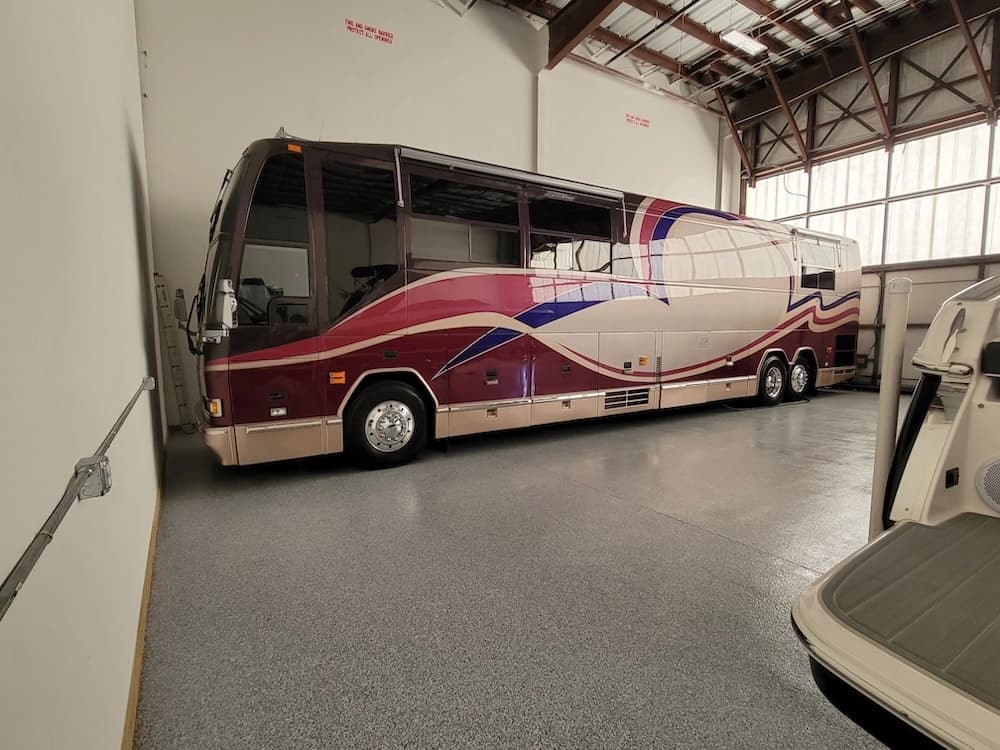 1997 Prevost Featherlite H3-45 Motorcoach Conversion - Image 28