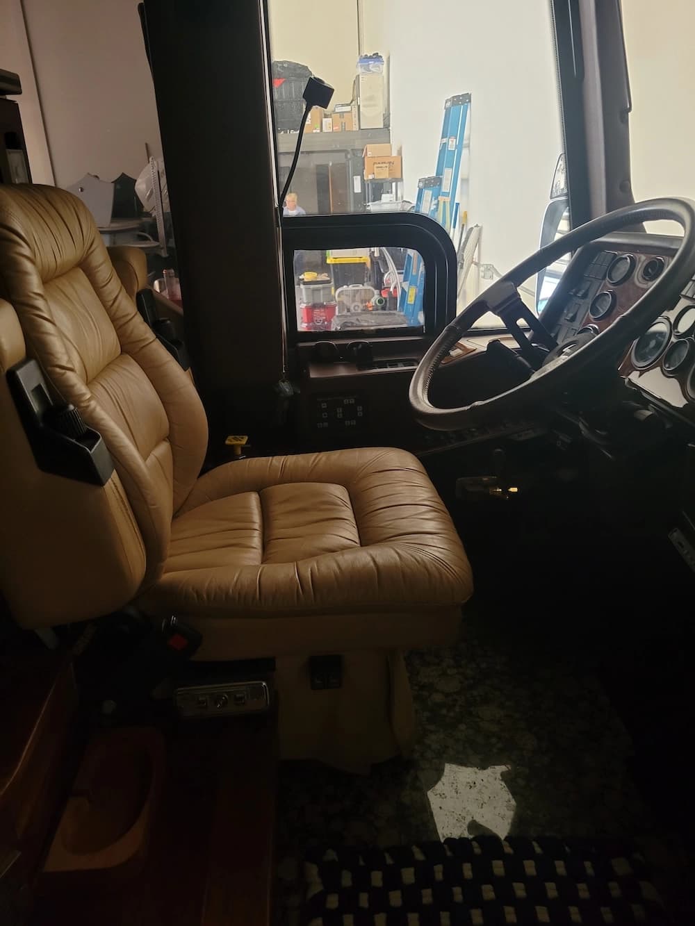 1997 Prevost Featherlite H3-45 Motorcoach Conversion - Image 6