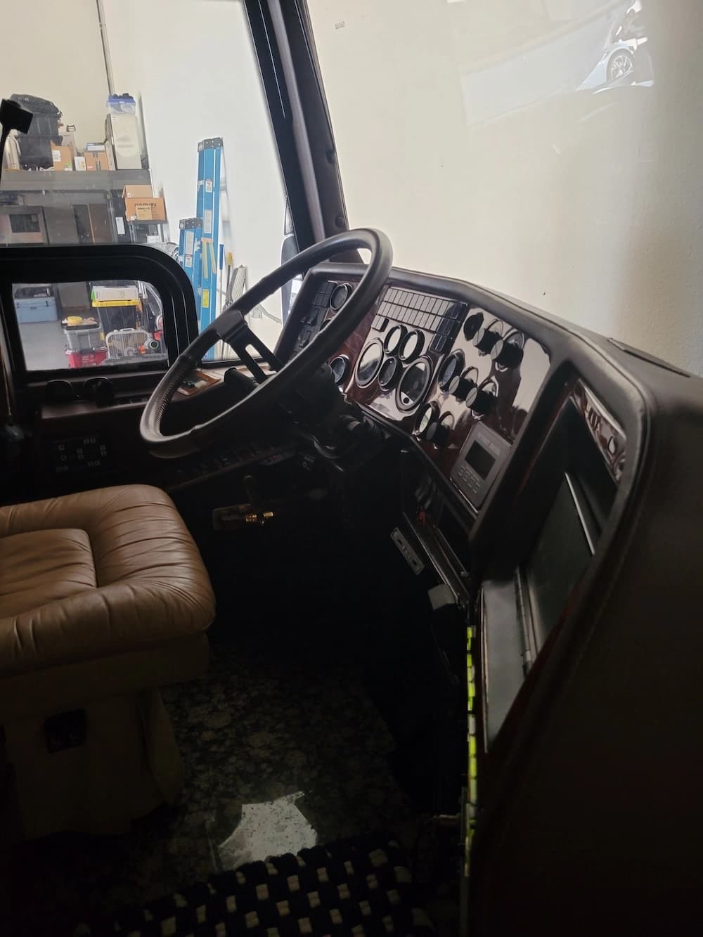 1997 Prevost Featherlite H3-45 Motorcoach Conversion - Image 7