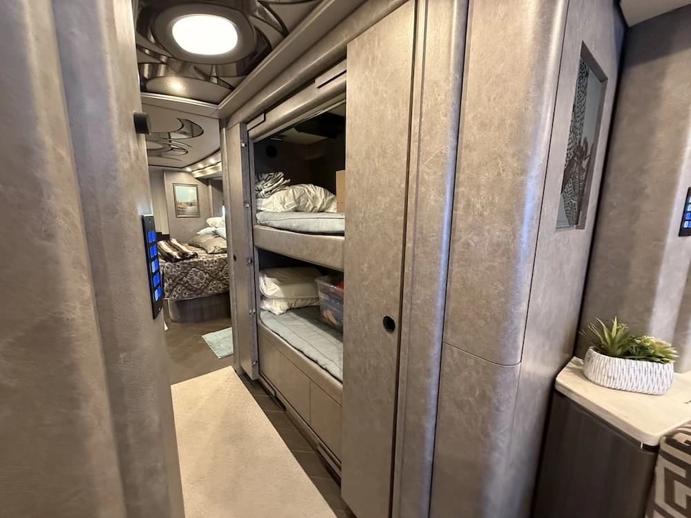 2018 Prevost Marathon X3 Motorcoach - Image 14