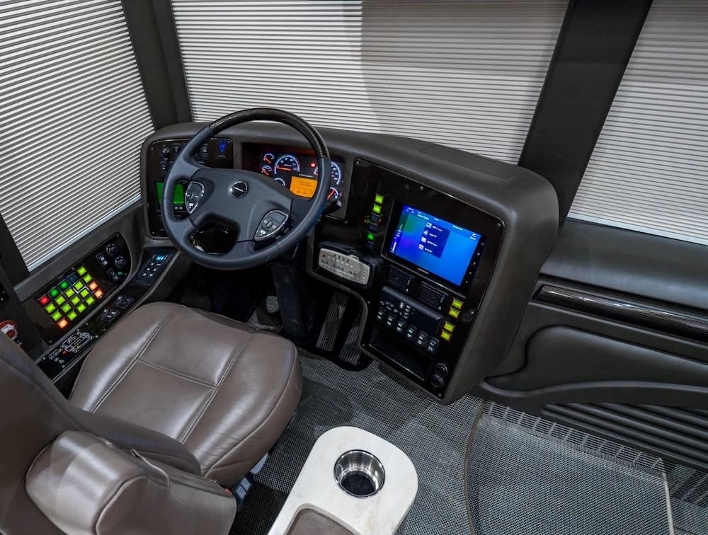 2018 Prevost Marathon X3 Motorcoach - Image 3