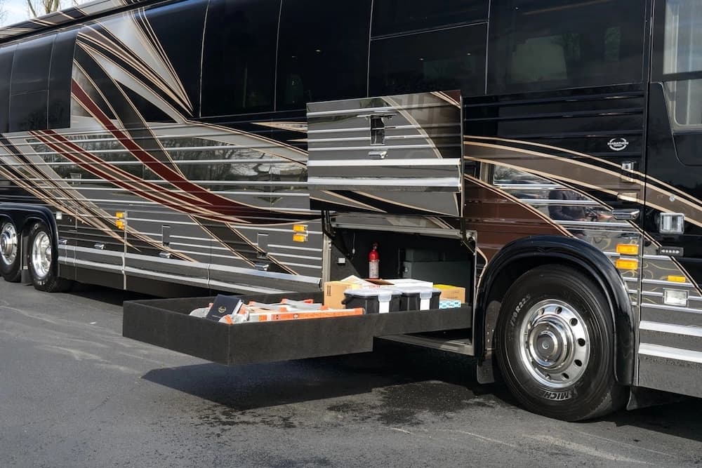 2018 Prevost Marathon X3 Motorcoach - Image 25