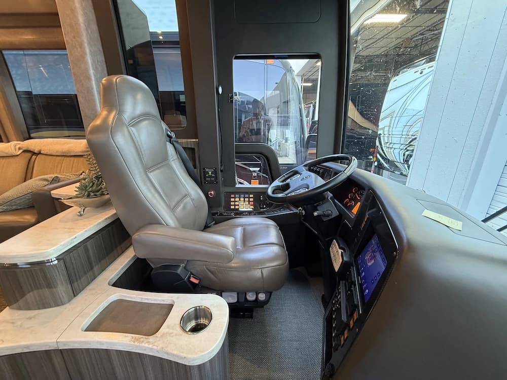 2018 Prevost Marathon X3 Motorcoach - Image 6
