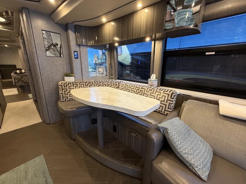 2018 Prevost Marathon X3 Motorcoach - Image 10