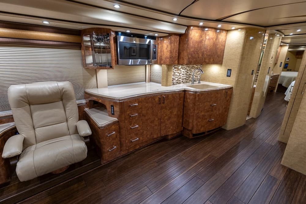 2014 Prevost Marathon H3-45 Motorcoach - Image 18