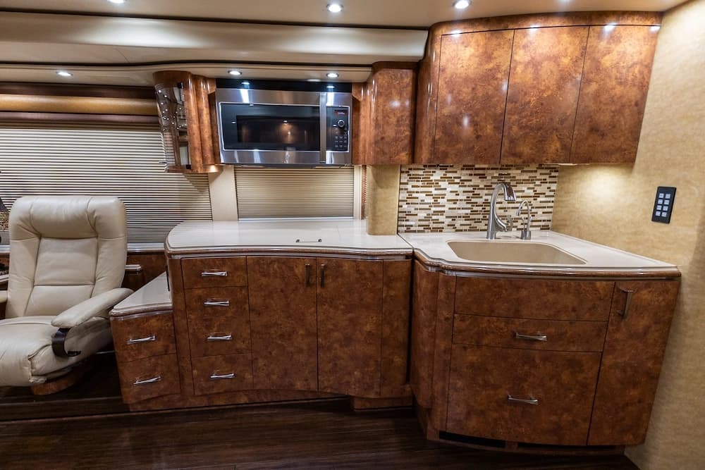 2014 Prevost Marathon H3-45 Motorcoach - Image 19