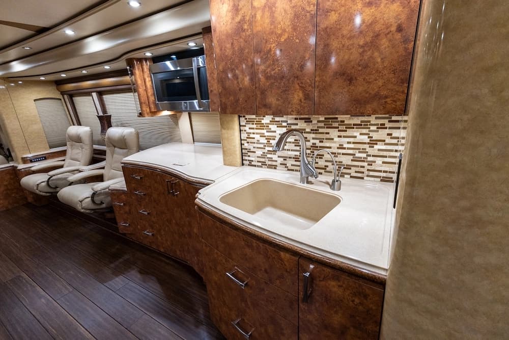 2014 Prevost Marathon H3-45 Motorcoach - Image 20